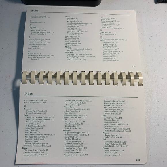 vintage 1999 cookbook Pampered Chef The Kitchen is the Heart of the Home spiral - Picture 8 of 11